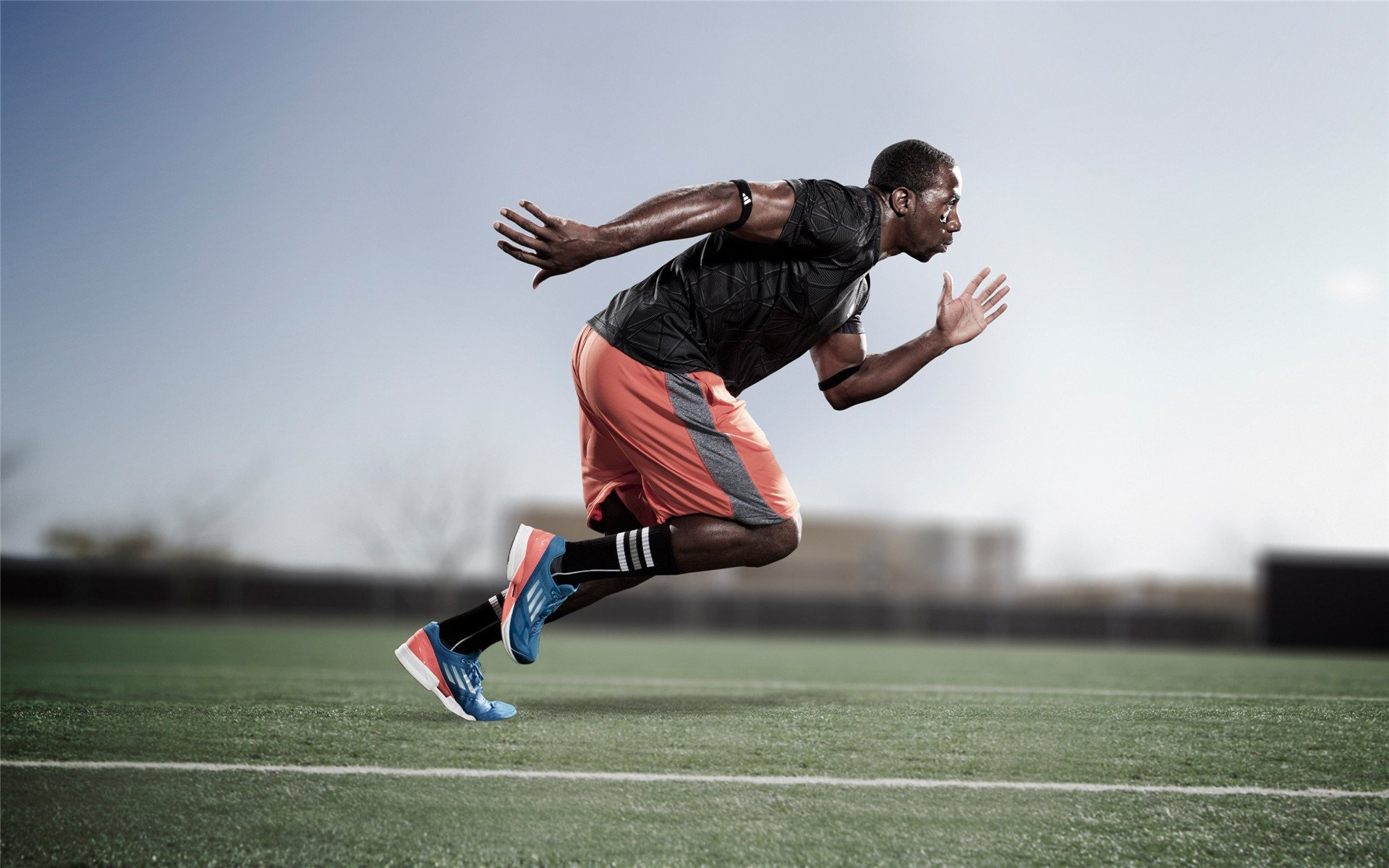 关键时刻在场!布朗尼vs热火集锦:2分2助3断+秀詹姆斯式空接暴扣,布朗尼 nba